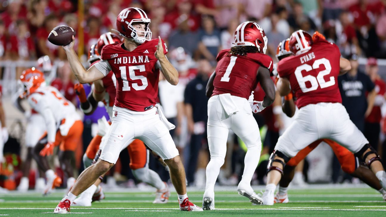 College Football Playoff Predictions Who Amp 39 S Most Likely To Make The College Football Playoff Predictions Who Amp 39 S Most Likely To Make The