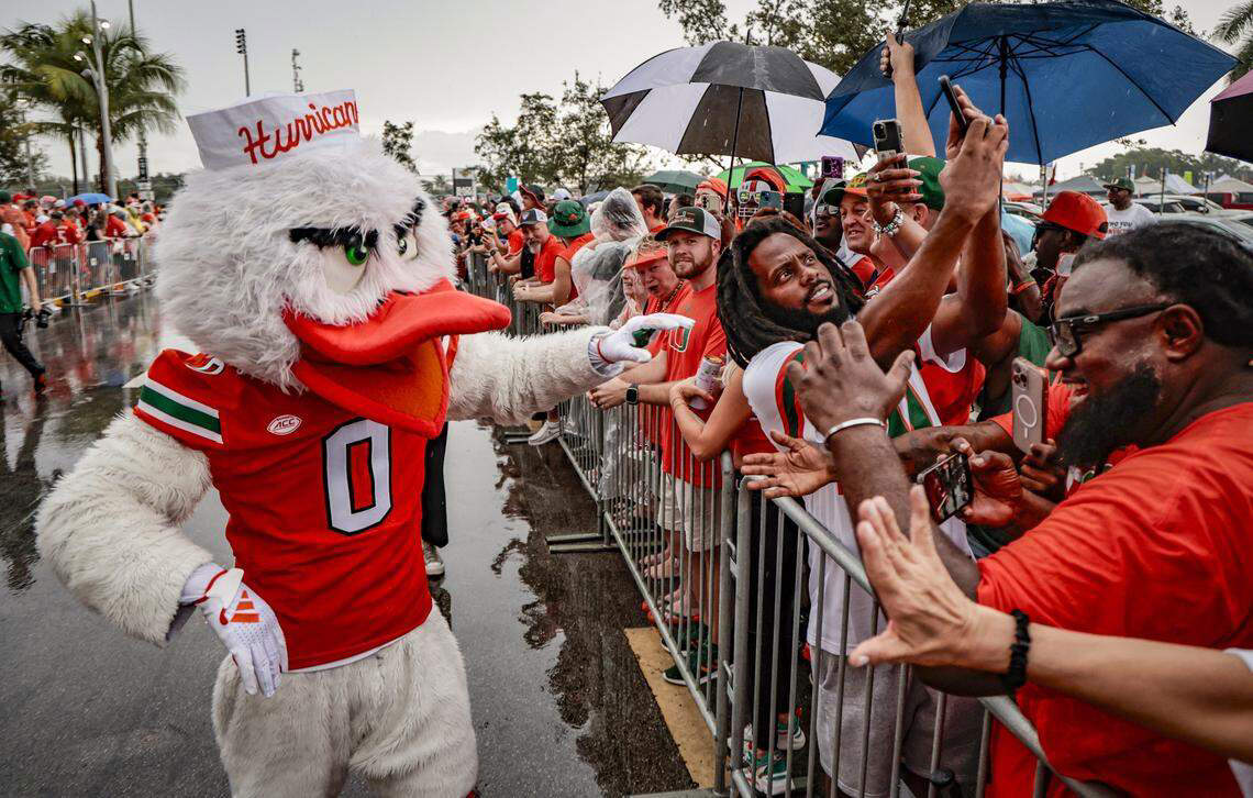 Miami Vs Florida Football Live Updates No 6 Hurricanes Dominant To